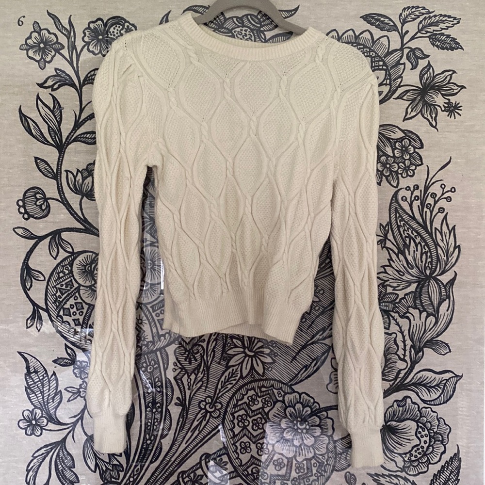 Marled sweater | size xs but fits like a Small | soft knit | slight puff sleeve